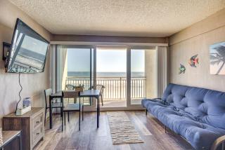 Oceanfront Studio with Pool Access in Daytona Beach - Daytona Beach - 7