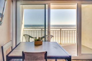 Oceanfront Studio with Pool Access in Daytona Beach - Daytona Beach - 8