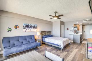 Oceanfront Studio with Pool Access in Daytona Beach - Daytona Beach - 3