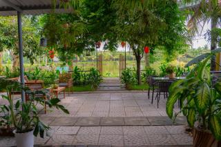 Laoxao Lakeview Homestay - 9