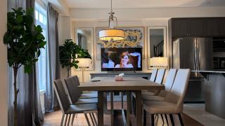 9 Queen Beds, 18 Guests-Kleinburg Luxe Crown Town Residence - Vaughan - 0