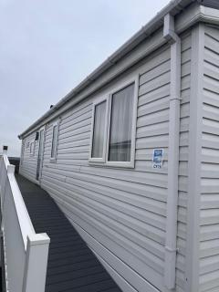 Stunning Lodge With Full Sea Views And Decking At Broadland Sands Ref 20076Cf - 8