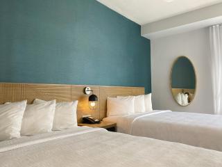 Marseilles Beachfront Hotel - 2