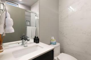 West Seattle - Mins to Downtown! - Seattle - 7