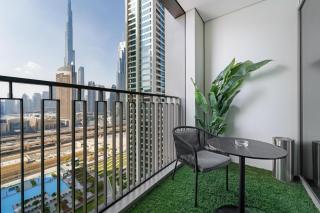 Luxurious 2Bedroom Apartment with Burj Khalifa View, Mins walk to Dubai Mall - Dubai - 1