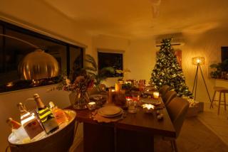 Spacious Family Fun with SUV Hire, Games, Full Kitchen - 5