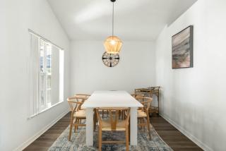 Luxury 4-Bedroom Home with Private Pool, Jacuzzi, AC, Wi-Fi, Cable TV, 5 Minutes from Disney - 8