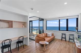 Coastal Luxe - Reduced! - Please check photos - 4