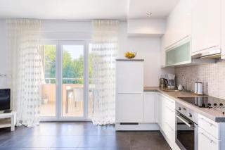 Medulin 2 Bedroom Apartment with Sea View, Balcony & Free Parking - Medulin - 7