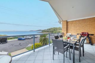 Tah Villa 1, 68 Marine Dr - stunning views, linen and air con - Fingal Bay - 7