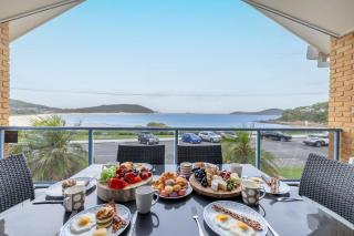 Tah Villa 1, 68 Marine Dr - stunning views, linen and air con - Fingal Bay - 0