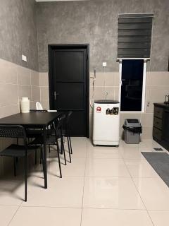 Elitis Nuri Industrial Chic Pool Homestay Melaka - Kampong Tengah - 2