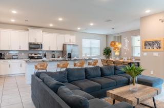 Luxury 6 Bedroom 5 bath pool Home 354 - 1