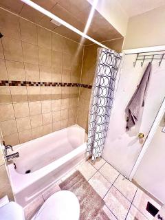 D3 Room Near Airport - 1