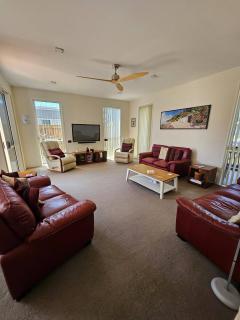The Kiwi Beach Retreat - Papamoa - 3