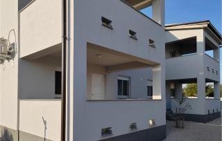 2 Bedroom Lovely Apartment In Vir - Vir - 5