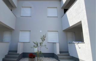 2 Bedroom Lovely Apartment In Vir - Vir - 4