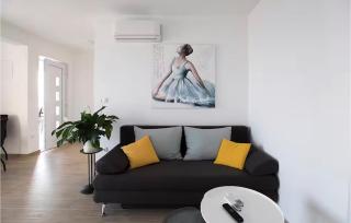 Nice Apartment In Podstrana With Wifi - 8