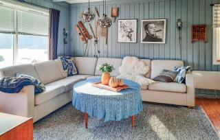 Stunning Home In Øydegard - 8