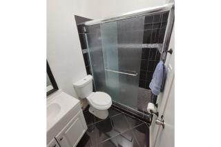 Spacious Family Friendly House 10 min to Zaragoza - 1