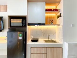 Cozy Studio Room Apartment at Pollux Chadstone By Travelio - Cikarang - 5