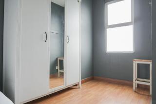 Nice and Warm Studio at Belmont Residence Puri Apartment By Travelio - Jakarta - 6
