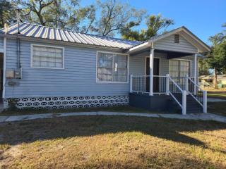 Old Seminole Heights Getaway - 8