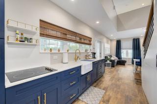Spacious & Modern Tiny Home with Pool in Dunedin - 6