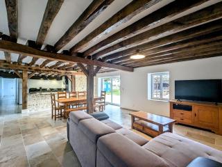 Maison familiale rénovée dans village médiéval - FR-1-591-712 - Levroux - 7