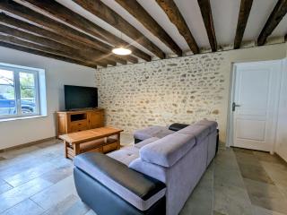 Maison familiale rénovée dans village médiéval - FR-1-591-712 - Levroux - 3