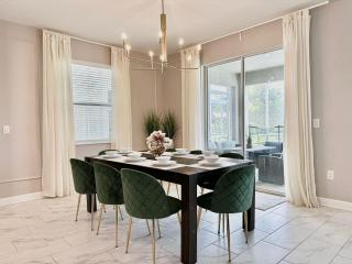 Villa 6bd 5bath close to Disney pool and spa Home 328 - 2