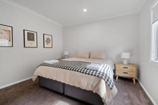 Whitewood Retreat - Modern Elegance, Serene Stay - Wagga Wagga - 8