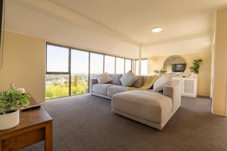 River City Views With Spa Pool, BBQ & Sky TV - 9