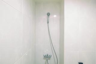 Cozy Living Studio at Evenciio Margonda Apartment near UI By Travelio - Depok - 4