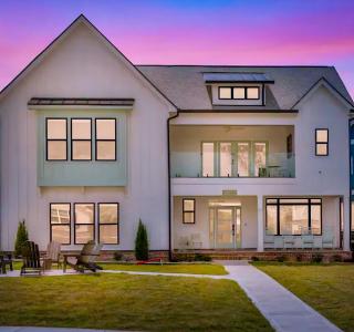 Stunning Lakefront Getaway - Winchester - 0