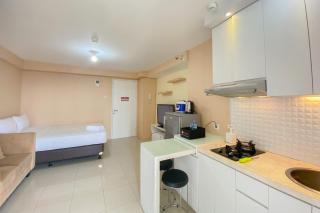 Cozy Studio at 30th Floor Bassura City Apartment By Travelio - 6