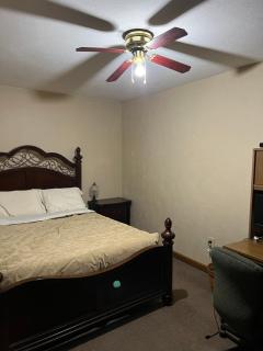 Charming 3 Bedroom within the House - Granger - 4