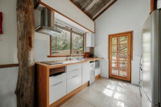 Orchard Cottage - Quiet Farm Escape - Yallingup Siding - 4