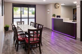 Super 8 by Wyndham Burnham/Lewistown - 5