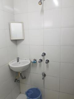 Hotel Kumkum - Bombay - 9