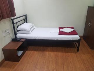 Hotel Kumkum - Bombay - 7