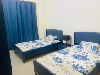 Modern comforts of 311 to Dubai - Ajman - 9