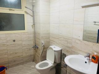 Modern comforts of 311 to Dubai - Ajman - 5