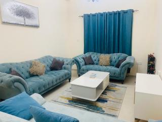 Modern comforts of 311 to Dubai - Ajman - 4