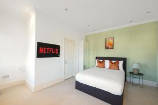 8BR Large Mansion Event Hall & Cinema Fast Wifi - Chigwell - 7