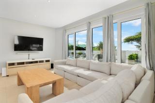 LUX 10BR 10BA Pool Beach Front Villa Playa by Bocobay - Oranjestad - 7