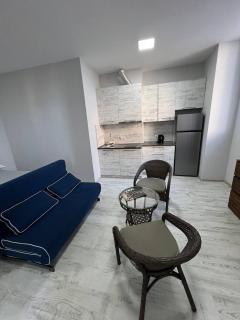 Pansy Apartments - 5