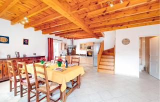 Nice Home In Louvie-Soubiron - Louvie-Soubiron - 5