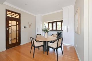 Stylish 2 Bedroom Ensuite Apt with Beautiful Views - 1