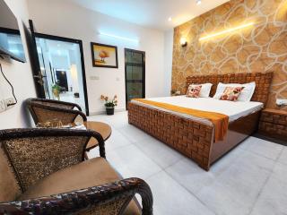 Spacious 2BHK with big bedrooms and kitchen 7 - Nueva Delhi - 8